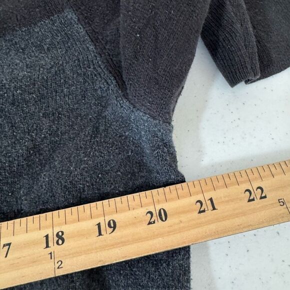 Calvin Klein Men’s Grey/Black Knit Sweater Size Small Round Neck Cotton Blend - Picture 6 of 9